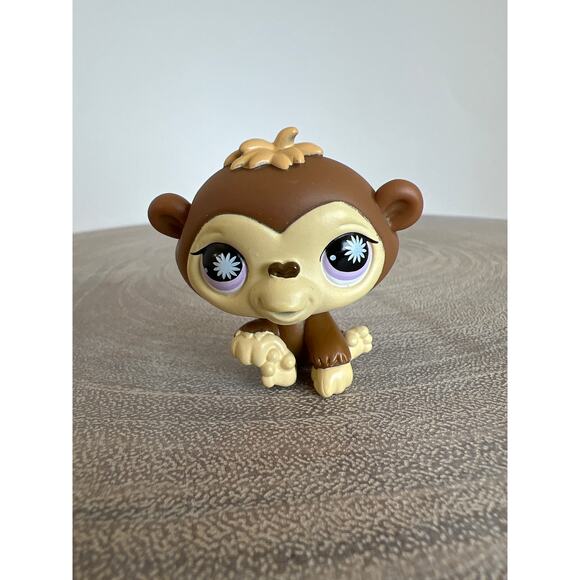 Littlest Pet Shop LPS Monkey Chimpanzee #835 Snowflake Eyes 2006 - Picture 1 of 4